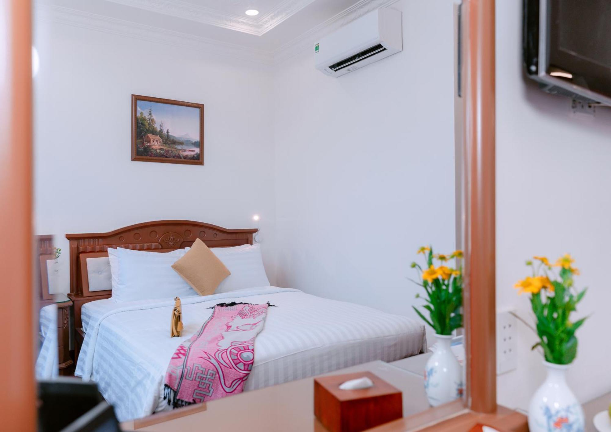 הו צ'י מין סיטי Dahlialand Saigon Hotel & Swimming Pool - Ben Thanh Market, District 1 מראה חיצוני תמונה