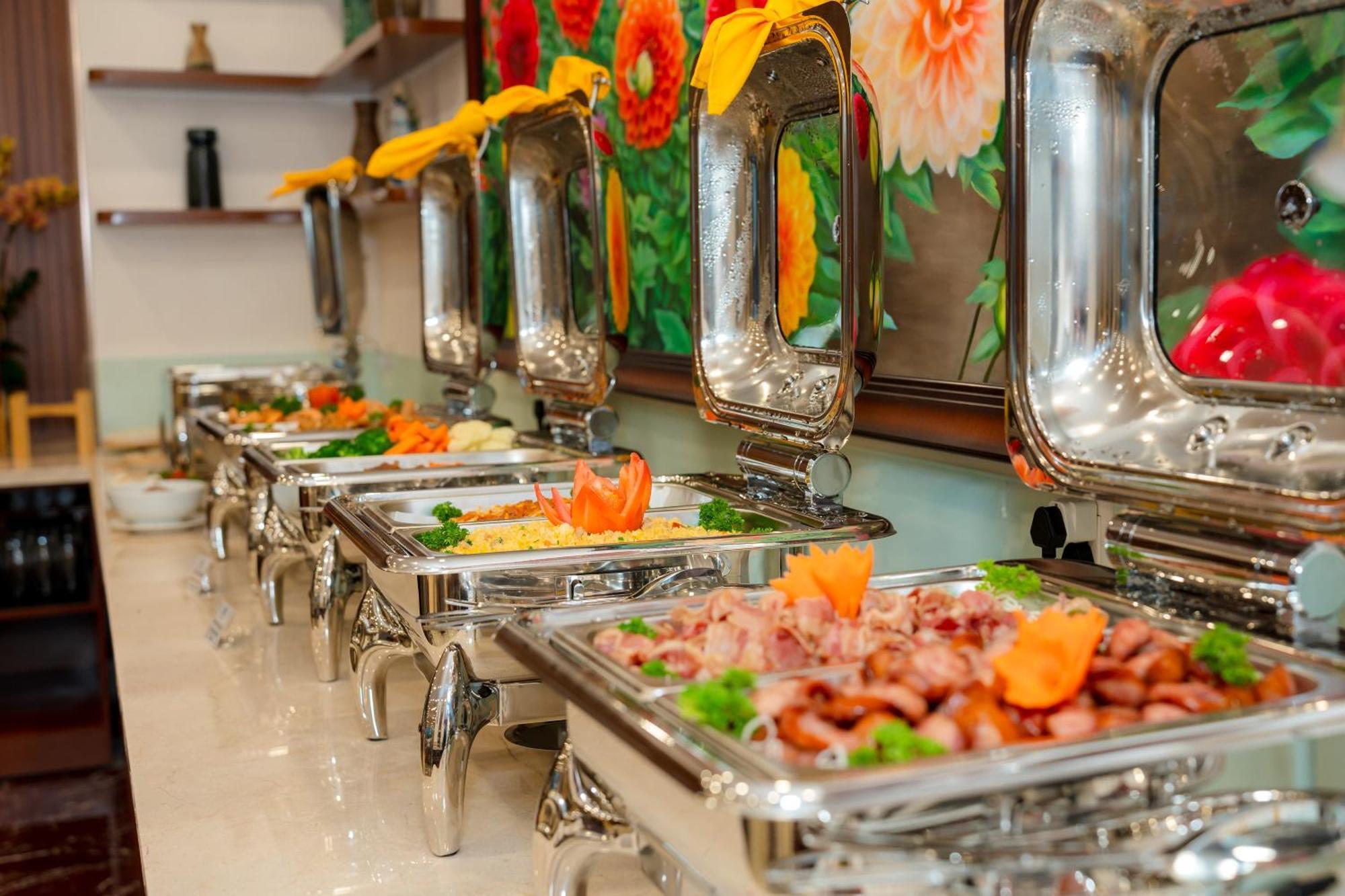הו צ'י מין סיטי Dahlialand Saigon Hotel & Swimming Pool - Ben Thanh Market, District 1 מראה חיצוני תמונה